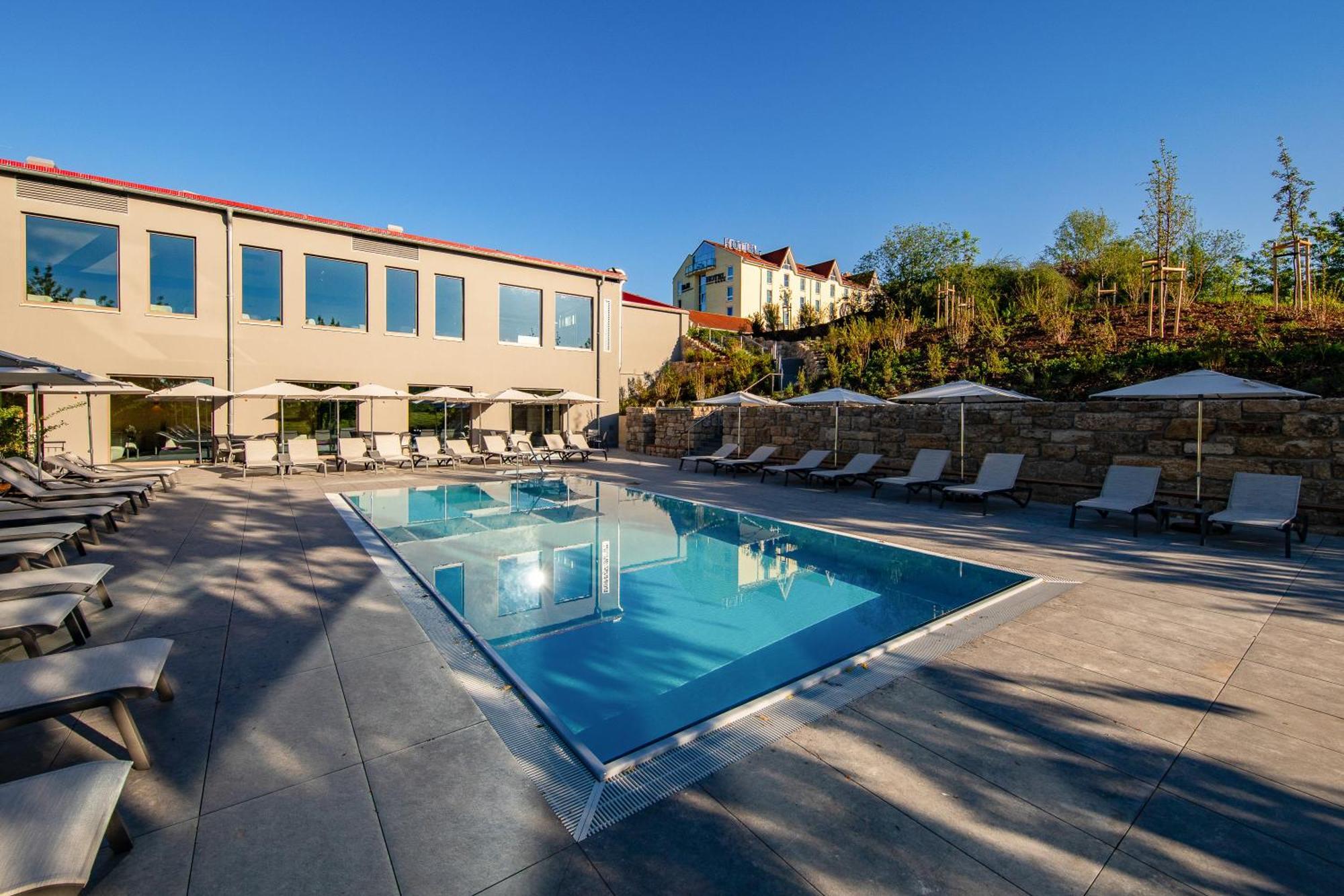 Double Room Pool View
